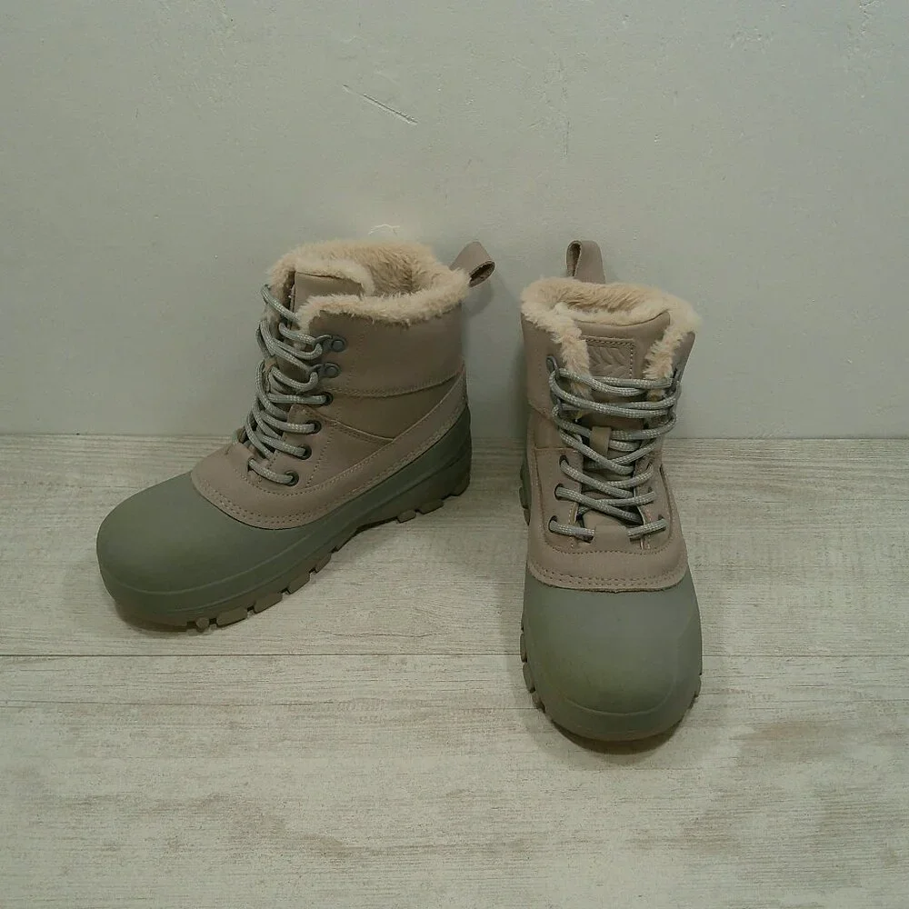 all in motion Leather Lace up Faux Fur lined Tan & Gray Snow Boots Size 4